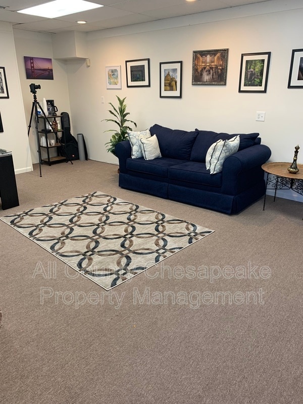 Photo - 635 Frederick Rd