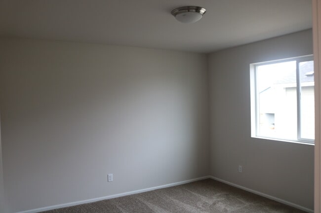 Photo - 15192 Prescott Loop SE