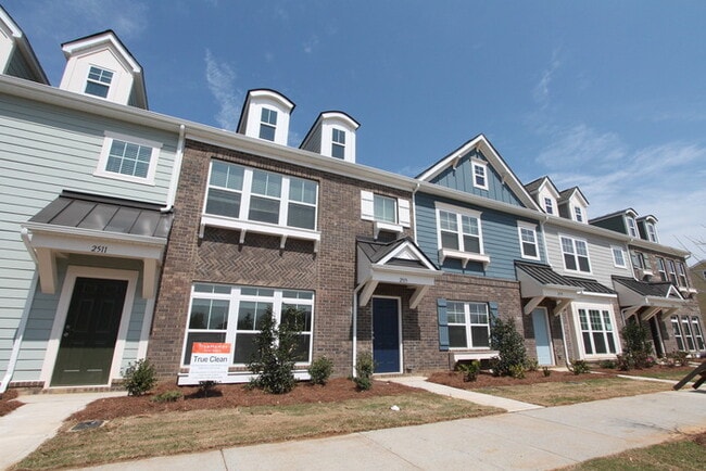 Building Photo - BEAUTIFUL 3 Bedroom Townhome Bonterra Vill...