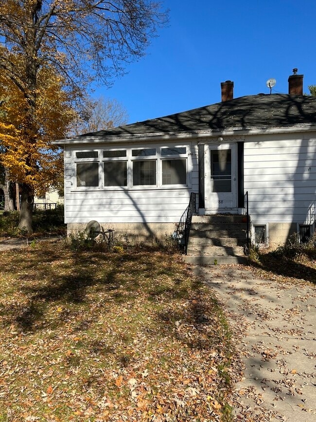 Building Photo - 88 Fox Ave Rental