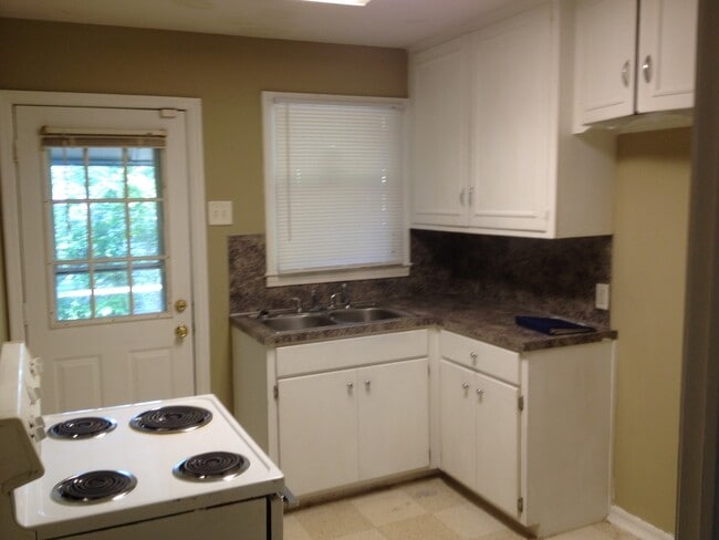 Photo - **AVAILABLE NOW**East Columbus 2 Bedroom / 1 Bathroom Home for Rent***