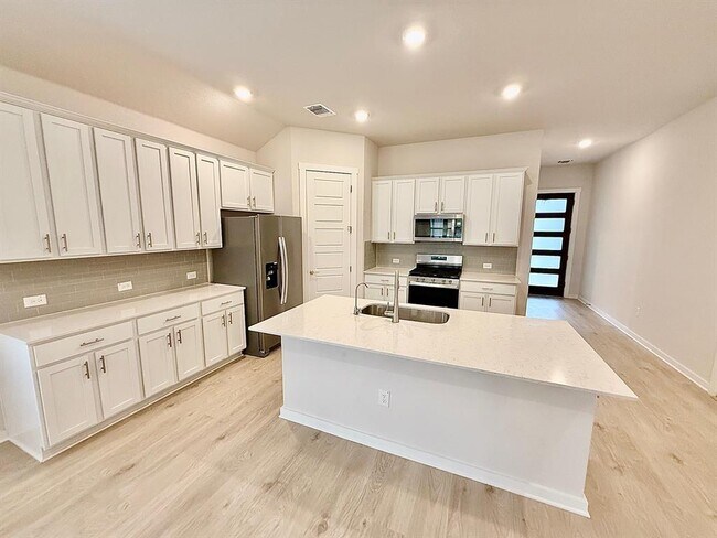 Photo - 433 Abruzzi St