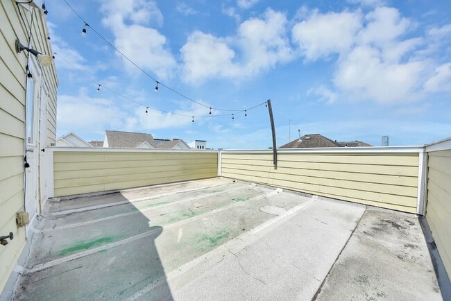 Photo - 2119 Stuart St