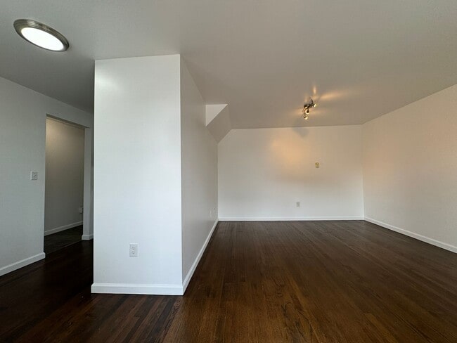 Photo - FAIRYTALE OF 1819 LLC QUEEN ANNE Unit 1821