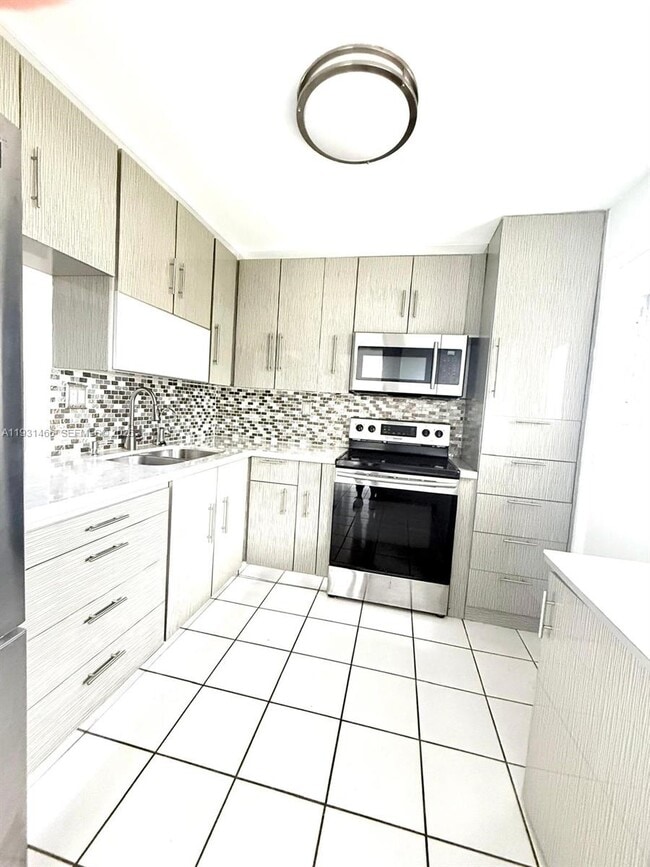 Photo - 1601 NE 191st St Unidad B113