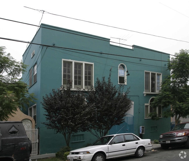 Building Photo - River Flats LLC