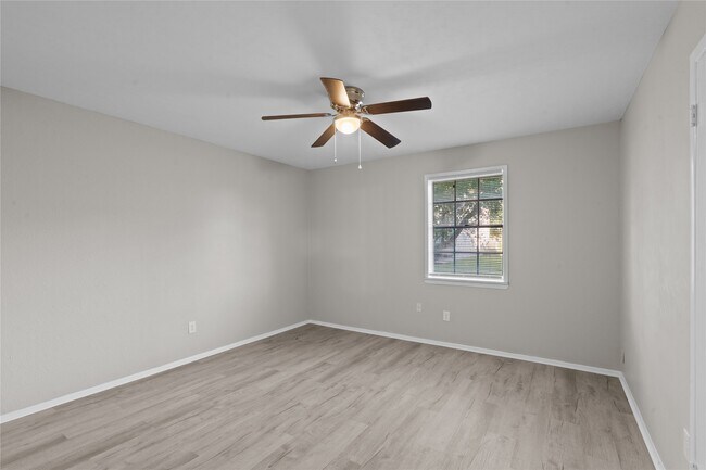 Photo - 2729 Main St Unidad 7