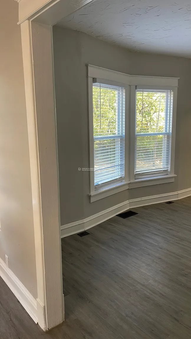 Photo - 2301 College Ave