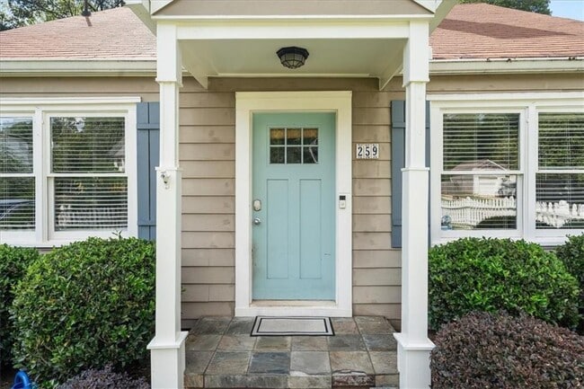 Photo - 259 Spence Ave SE