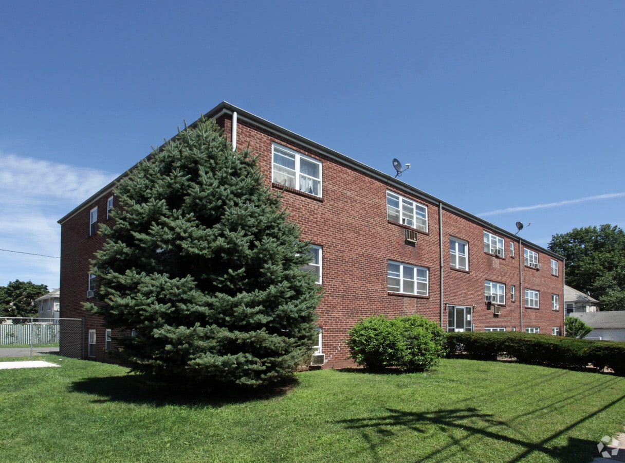45 Quentin Avenue - 45 Quentin Ave Apartments