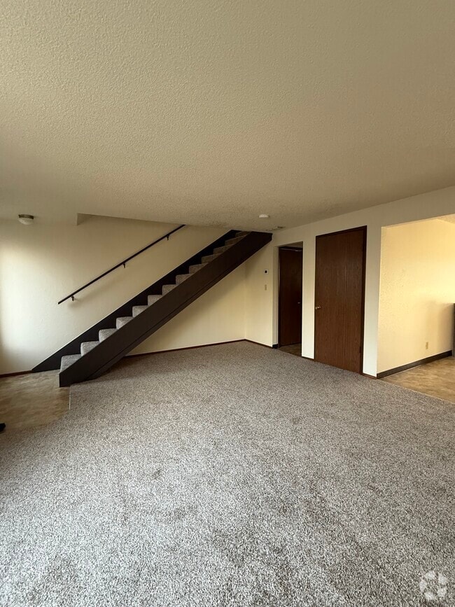 Building Photo - 931 12th St Rental