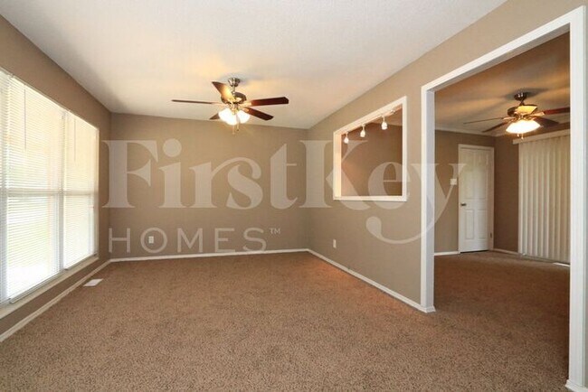 Photo - 2335 Bramble Ln