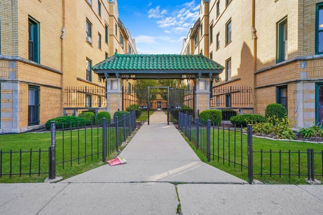 Photo - 2322 N Spaulding Ave Unit 2338-3B