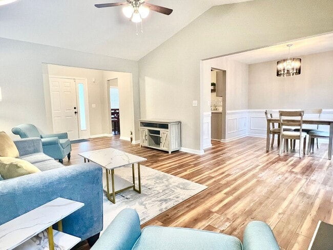 Photo - 700 Mossburn Ct