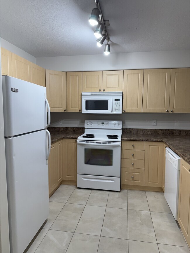 Photo - 4701 49 Ave Unit IT-205