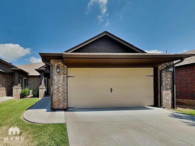 Building Photo - 1007 Merlin Dr Rental