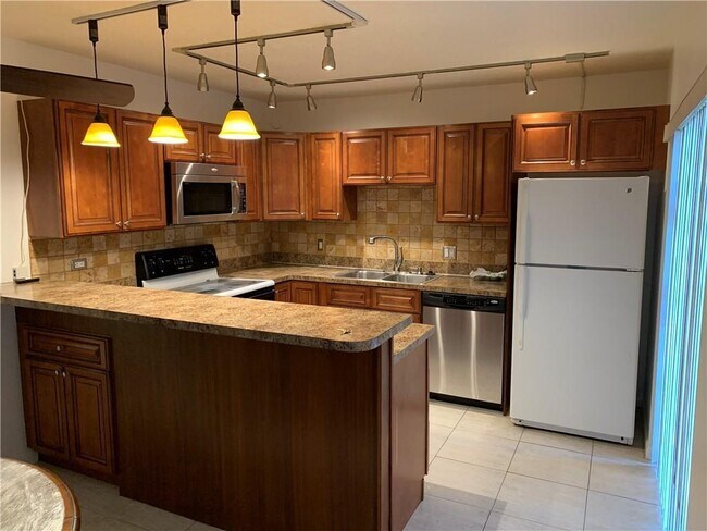 Photo - 2922 SW 22nd Cir