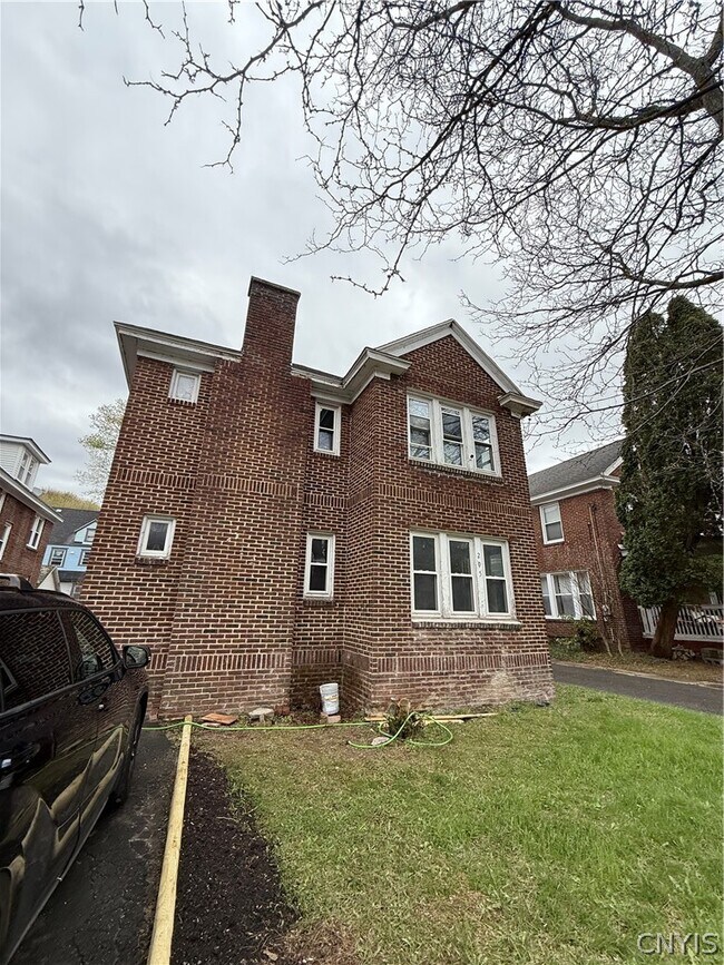 Photo - 205 Fellows Ave