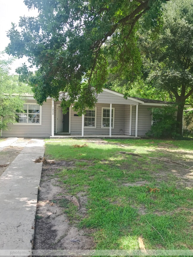 Building Photo - 1526 1st Ave N Rental