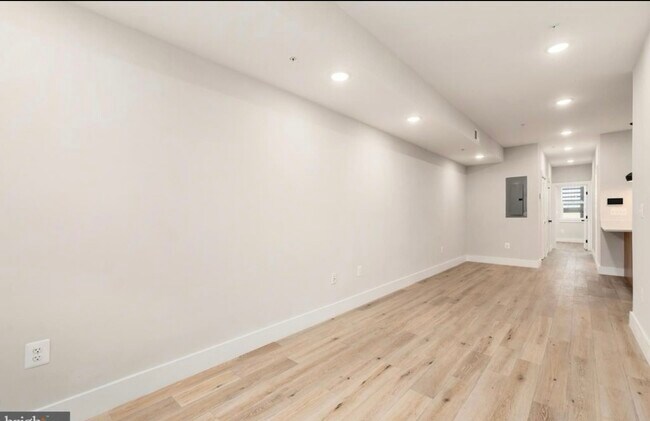 Photo - 2011 Benning Rd NE