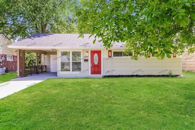 Building Photo - 8838 Cabot Dr