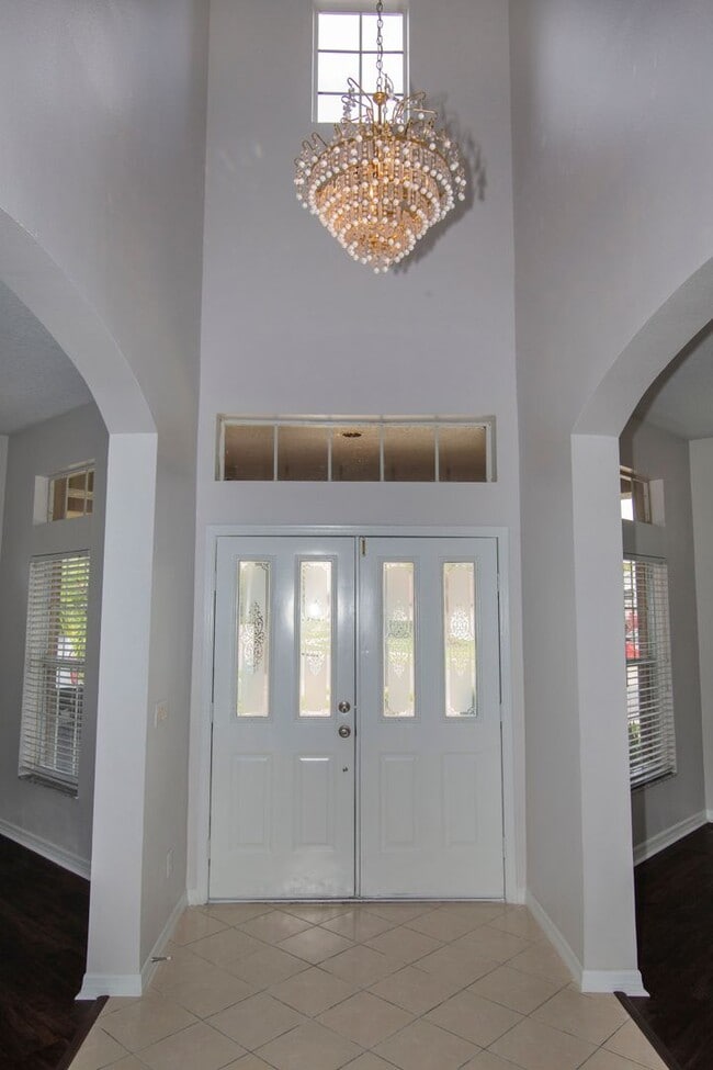 Photo - 664 Cedar Forest Cir