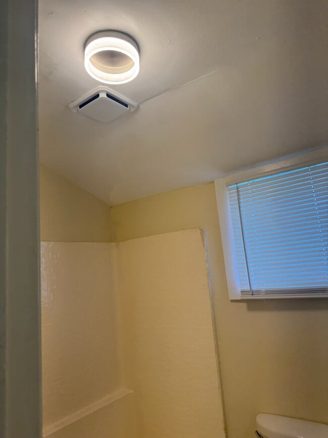 Photo - 8 Line St Unidad E