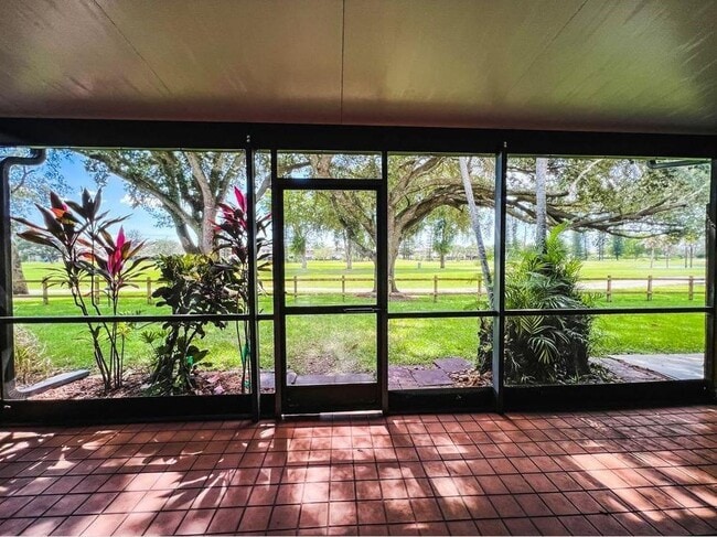Photo - 10740 S Golfview Dr
