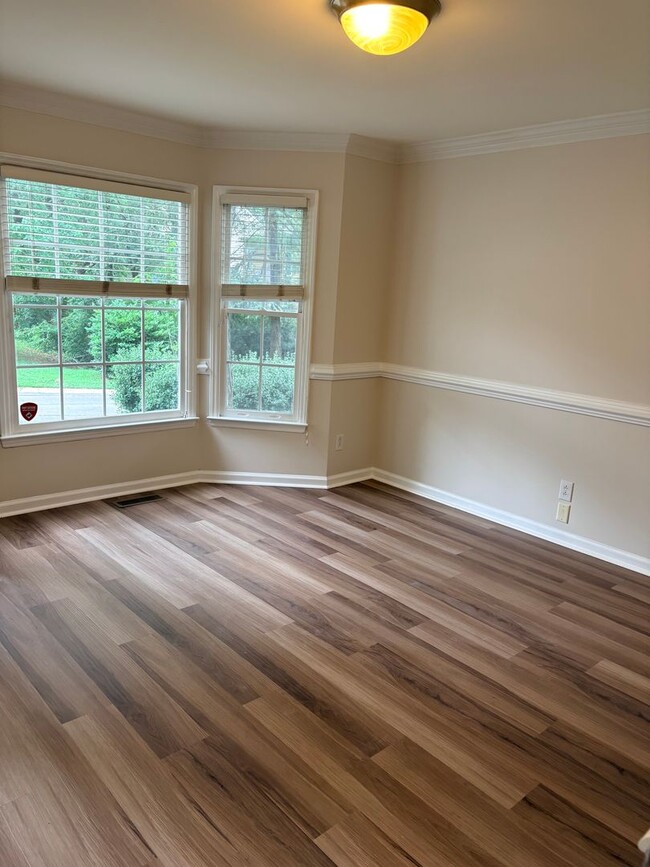 Photo - 4911 Brompton Ln
