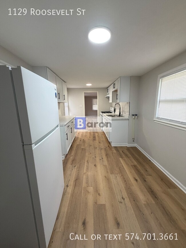 1129 Roosevelt St