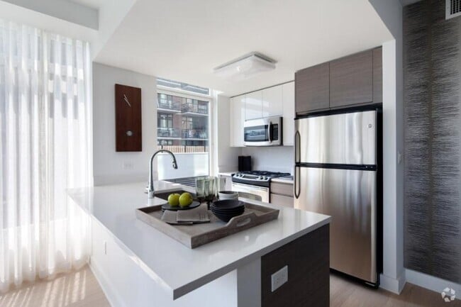 Building Photo - 2 bedroom in Queens NY 11101 Unit 9B Rental