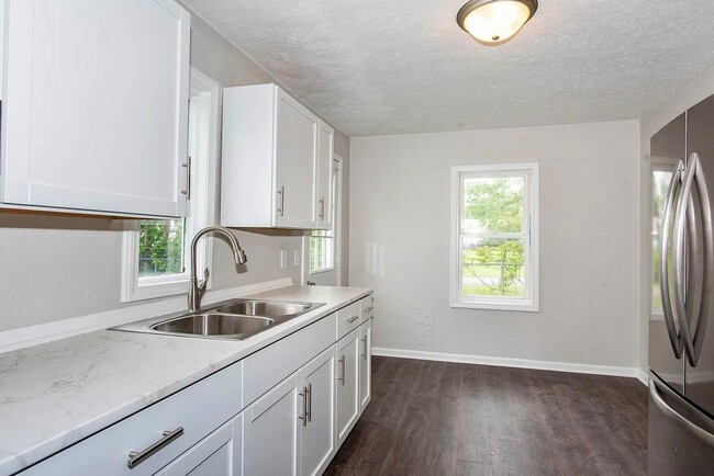 Photo - 1226-1222 Shakespeare Ave