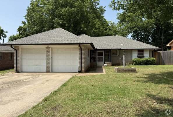 Building Photo - 605 SW 68th St Rental