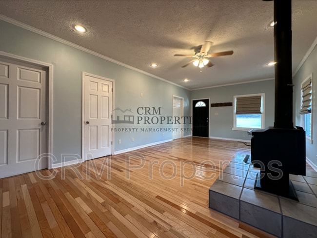 Photo - 414 W King St