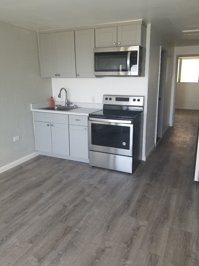 Building Photo - Upgraded 1 bedroom oceanfront condo