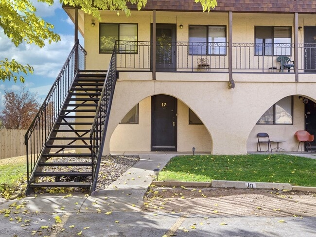 Photo - Remodeled 1 Bedroom, 1 Bathroom Apartment- Close to shopping! Unit 17