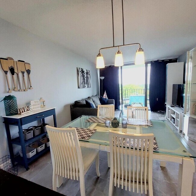 Photo - 1830 Embassy Dr Unit 605