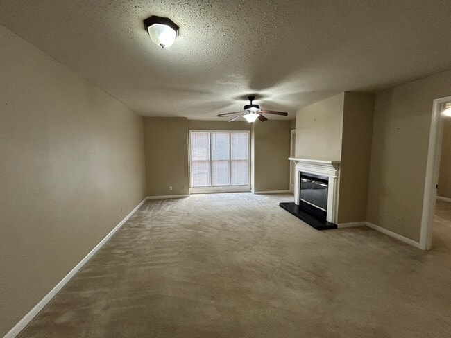 Building Photo - 4969-4967 7 Pine Cir Rental