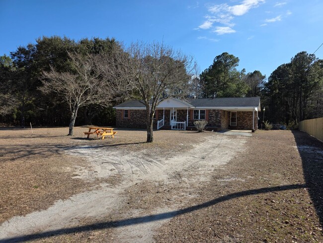 Photo - Private 3BR Retreat Minutes from Base & Topsail Beaches