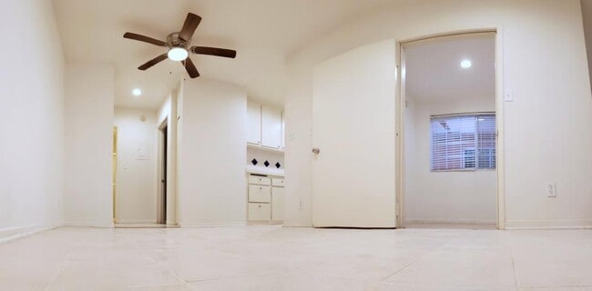 Photo - 3 bedroom in Van Nuys CA 91406