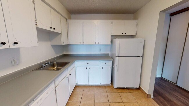 Photo - Dorchester Apartments