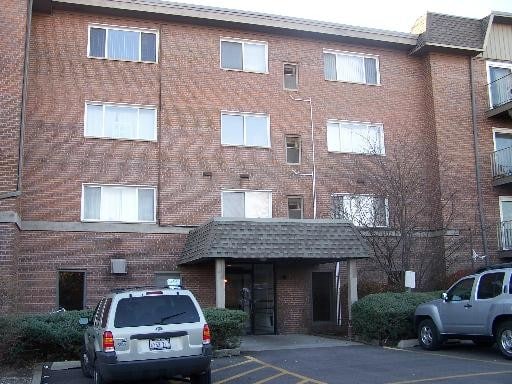 Building Photo - 4500 Beau Monde Dr Unit 207 Rental