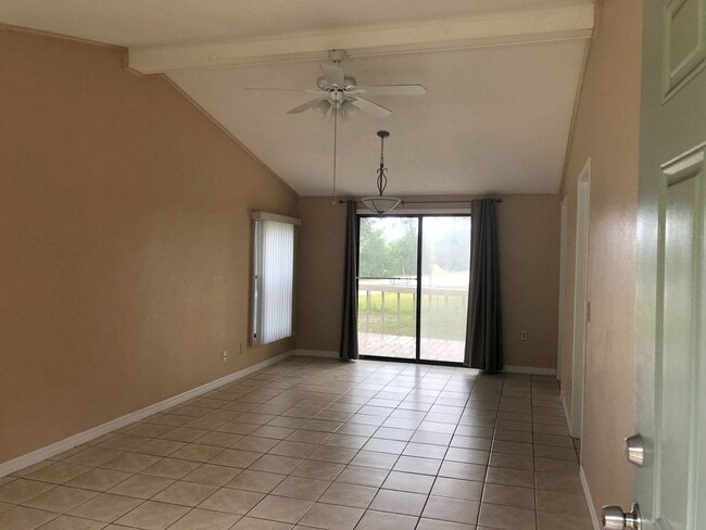 Photo - 217 Acorn Dr
