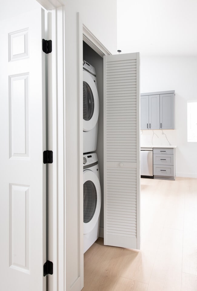 Photo - 2246 Morlan Dr