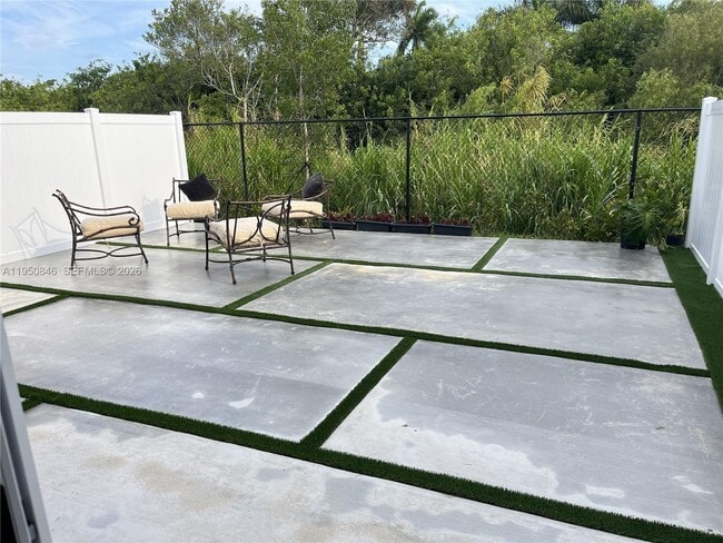 Photo - 784 SE 19th St