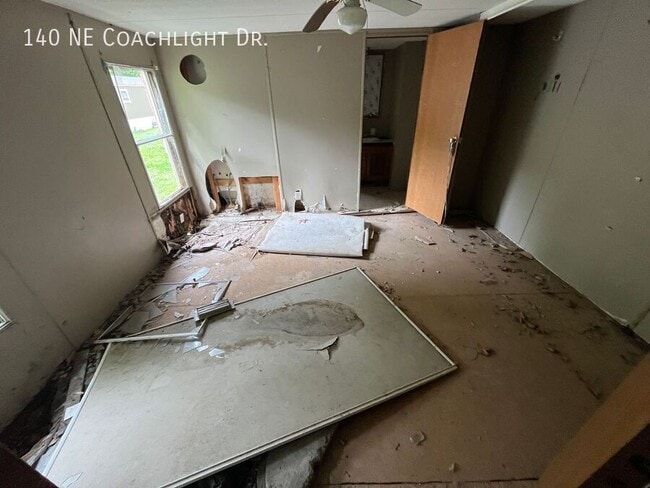 Photo - 140 Coachlight Dr