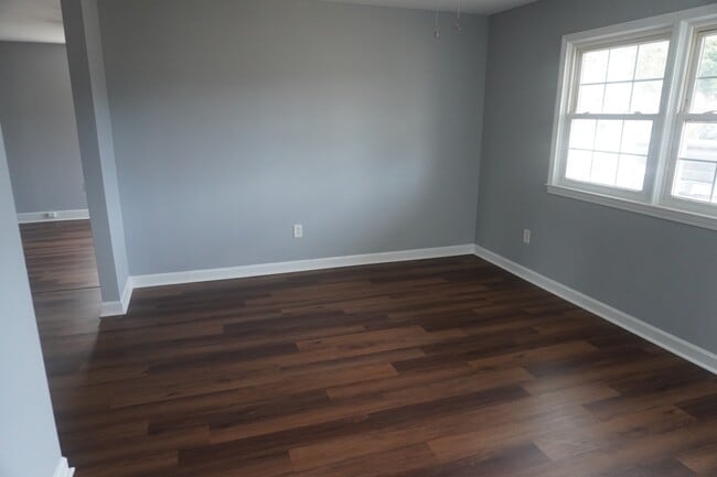 Photo - 207 Berry Ct