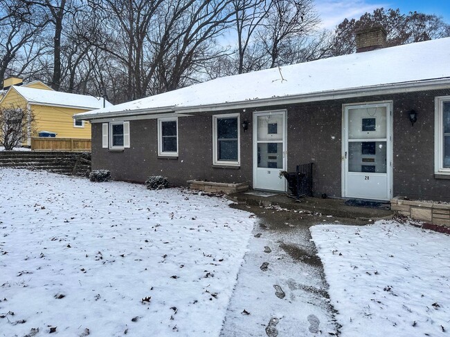 Building Photo - 30 Ridgewood St