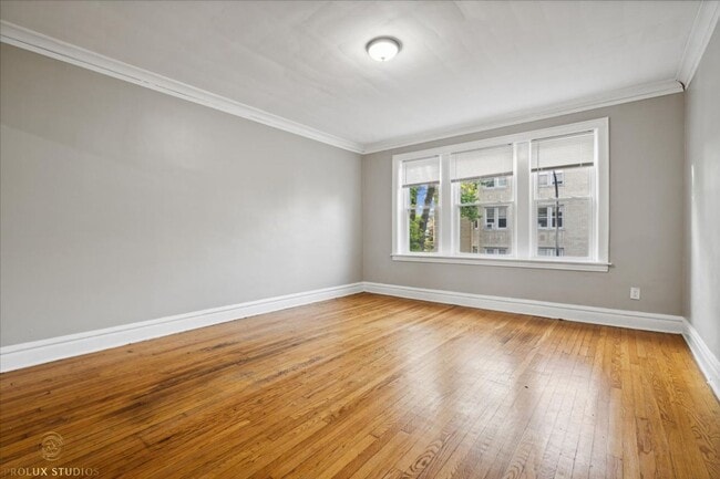 Photo - 5041 W 18th St Unidad 10