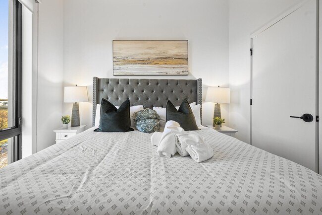 Photo - 282 Bremen St Unidad SI ID1240288P